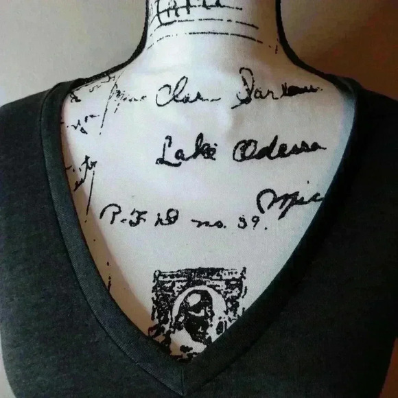 Hawaii v-neck tee - Picture 3 of 6